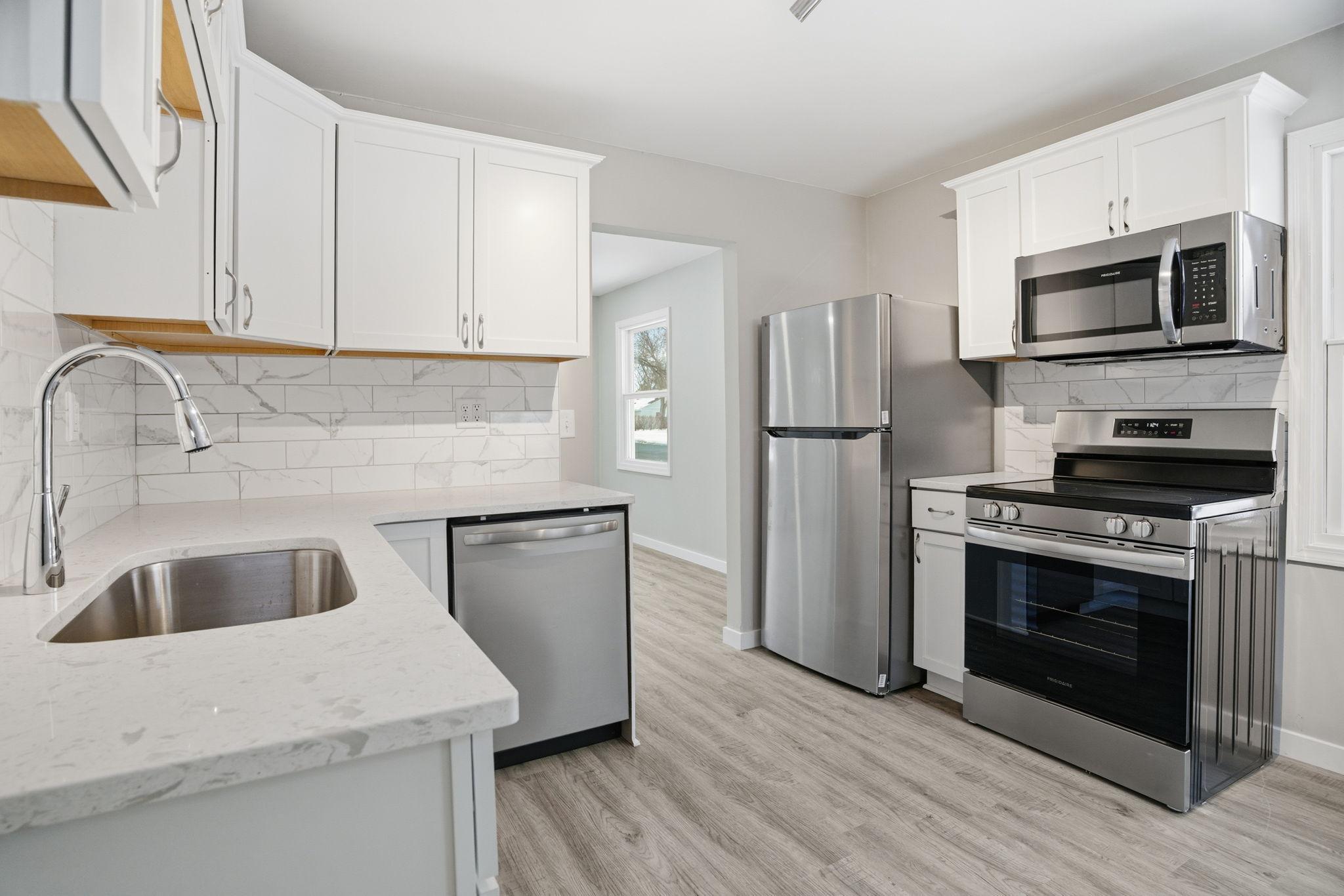 1008 West 89th Street Bloomington, MN 55420 - Photo 2 of 21