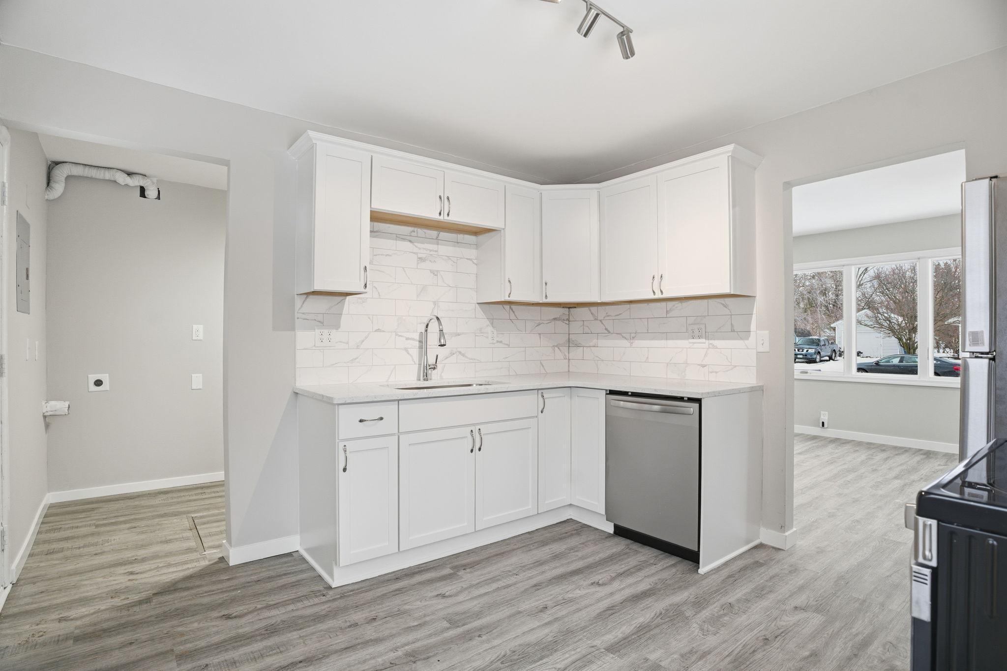 1008 West 89th Street Bloomington, MN 55420 - Photo 3 of 21