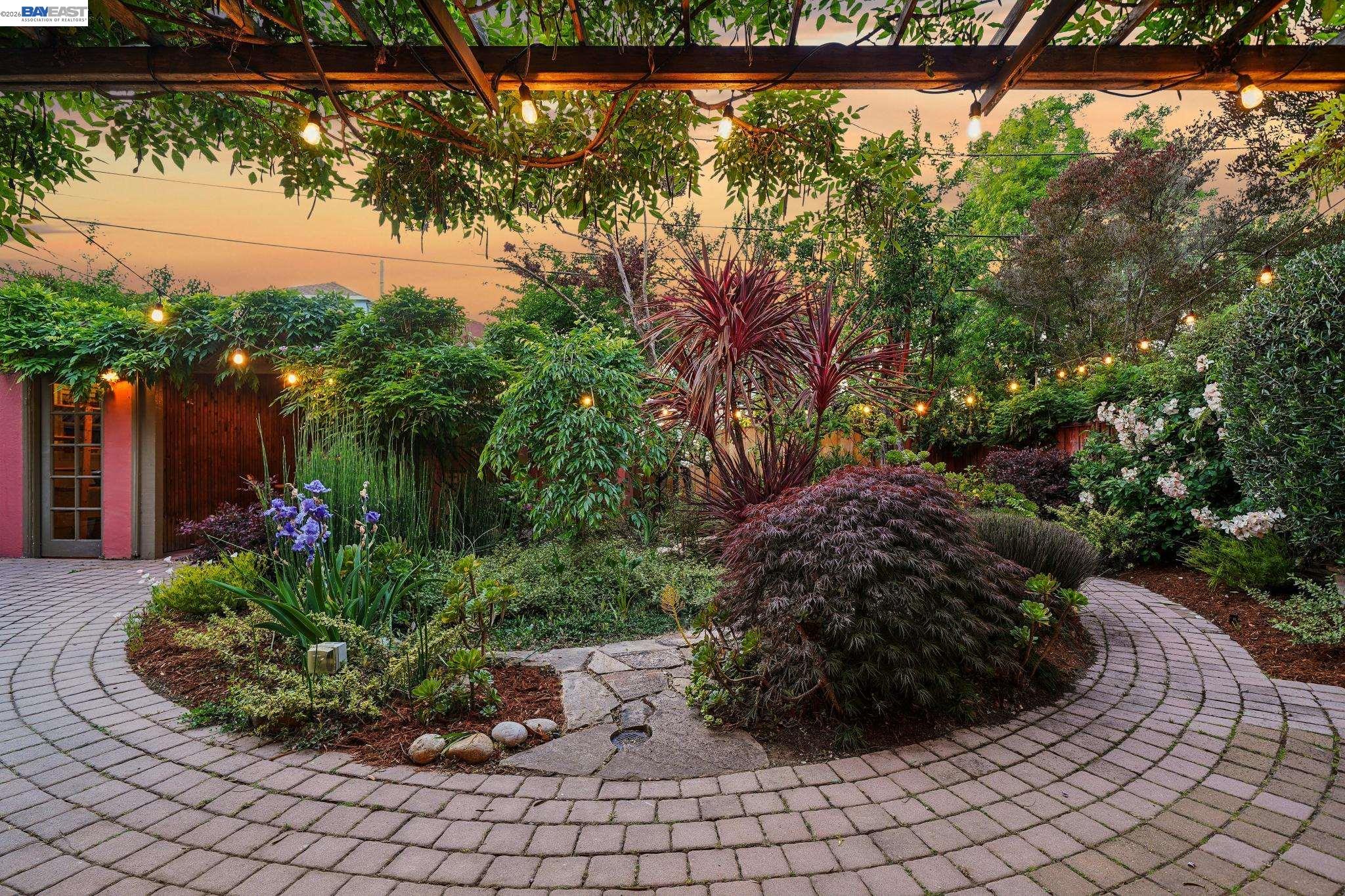1635 High Street Alameda, CA 94501 - Photo 44 of 56 a view of a garden from a balcony