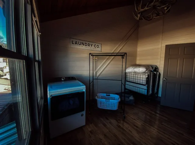 $3,300 | 544 East Main Street, Unit 2, Blue Ridge, GA 30513