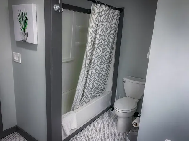 $3,300 | 544 East Main Street, Unit 2, Blue Ridge, GA 30513