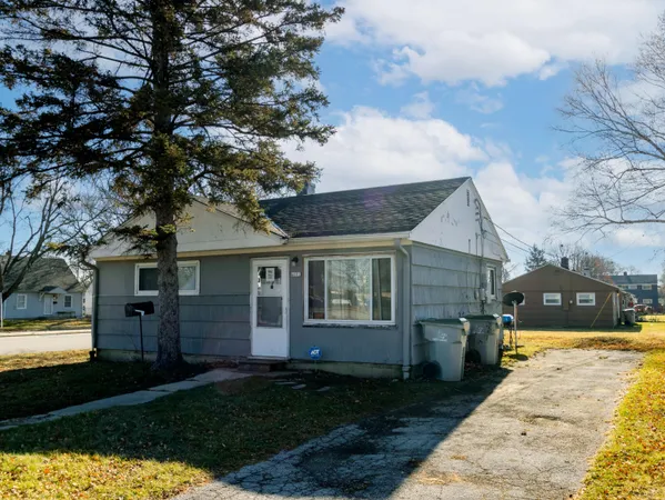 $99,900 | 6001 West Carmen Avenue, Milwaukee, WI 53218