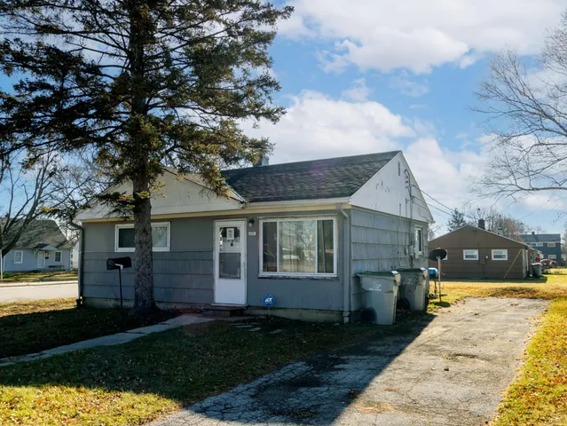 $99,900 | 6001 West Carmen Avenue, Milwaukee, WI 53218