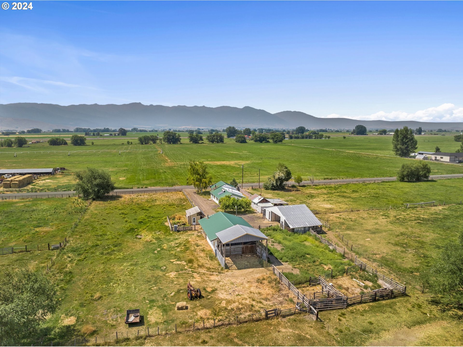 42811 Hudson Road Baker City, OR 97814 - Photo 2 of 46 a view of a city