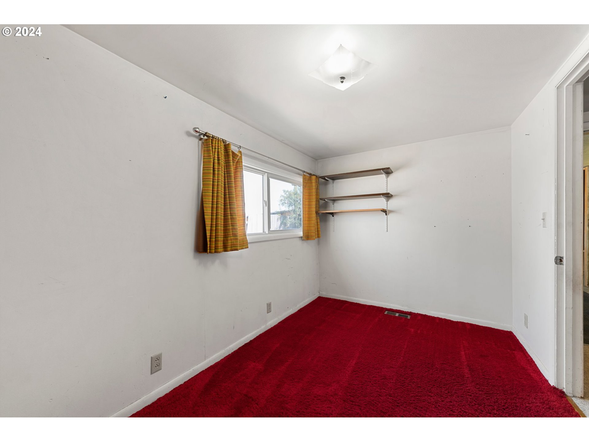 42811 Hudson Road Baker City, OR 97814 - Photo 21 of 46 a view of empty room with windows