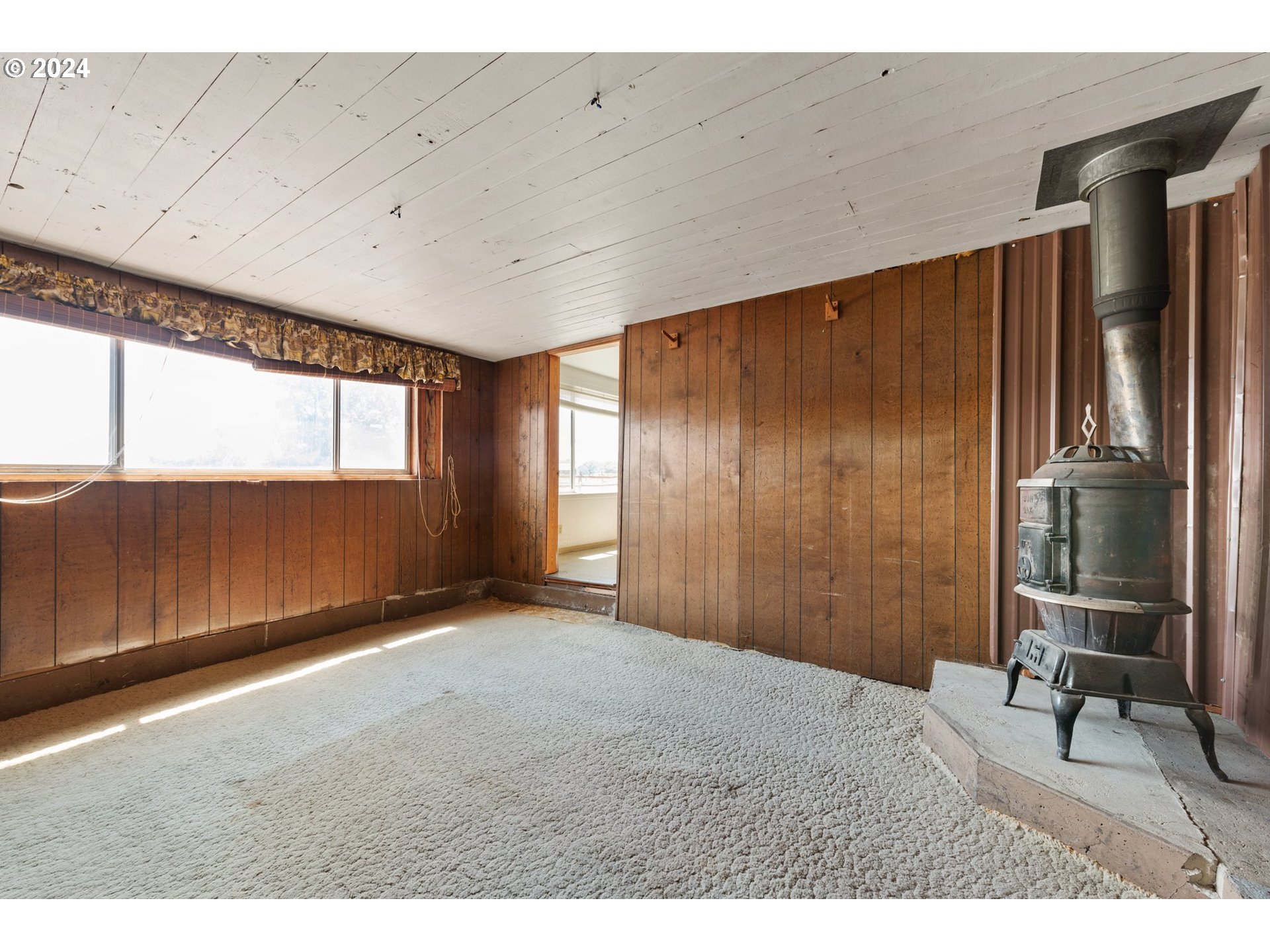 42811 Hudson Road Baker City, OR 97814 - Photo 24 of 46 a view of an empty room with a window