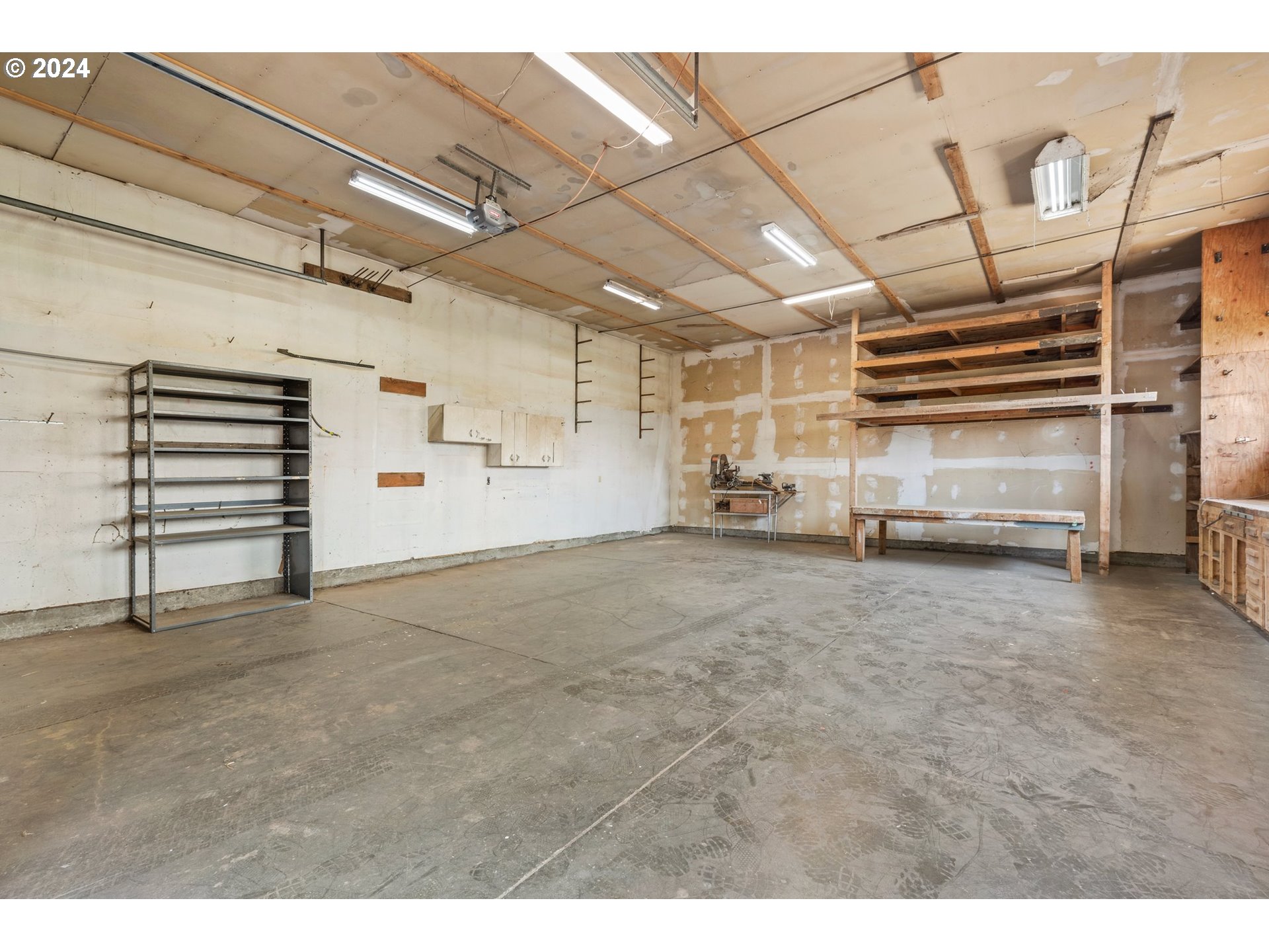 42811 Hudson Road Baker City, OR 97814 - Photo 36 of 46 a view of garage