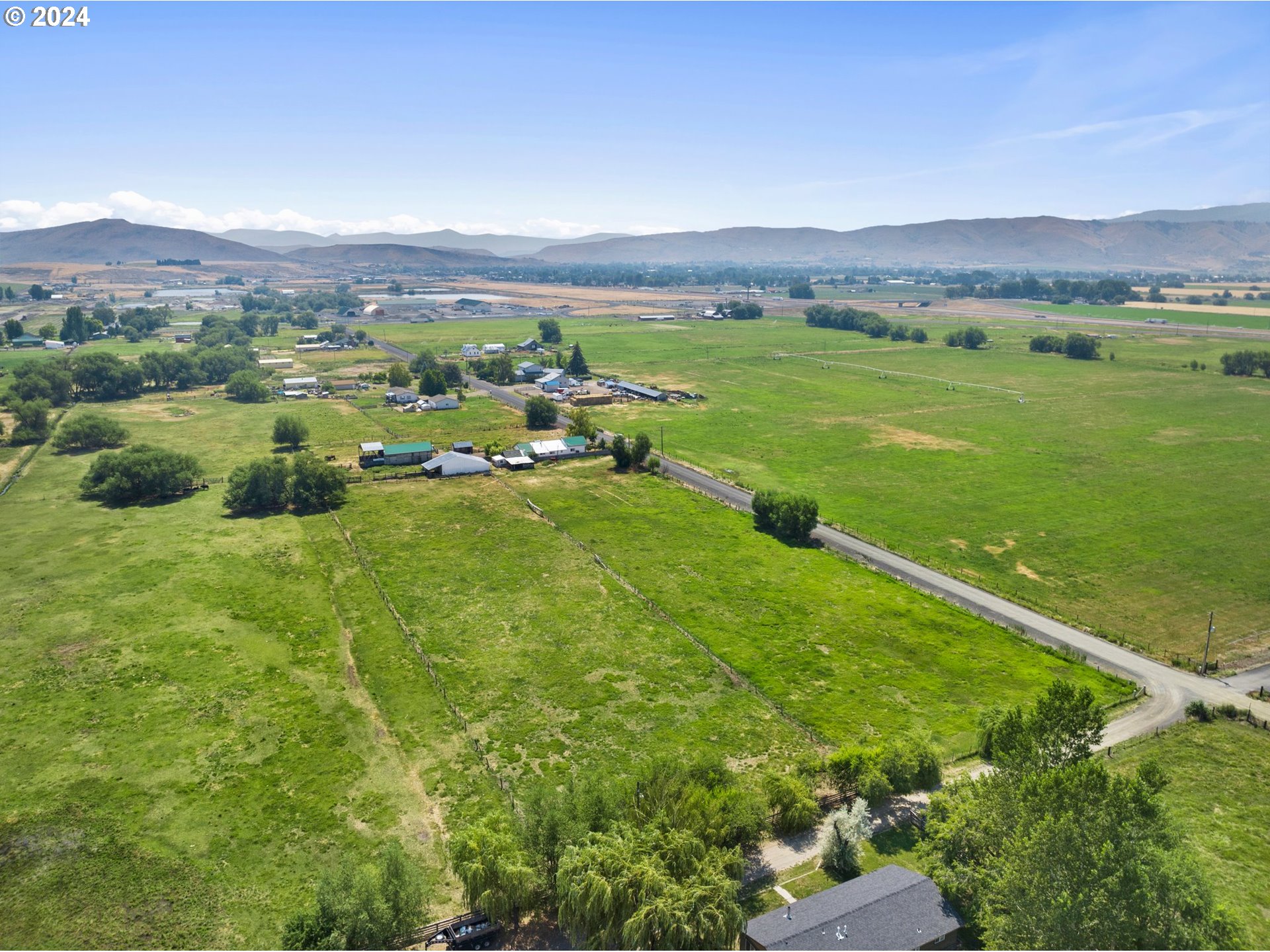42811 Hudson Road Baker City, OR 97814 - Photo 44 of 46 a view of an outdoor and a yard