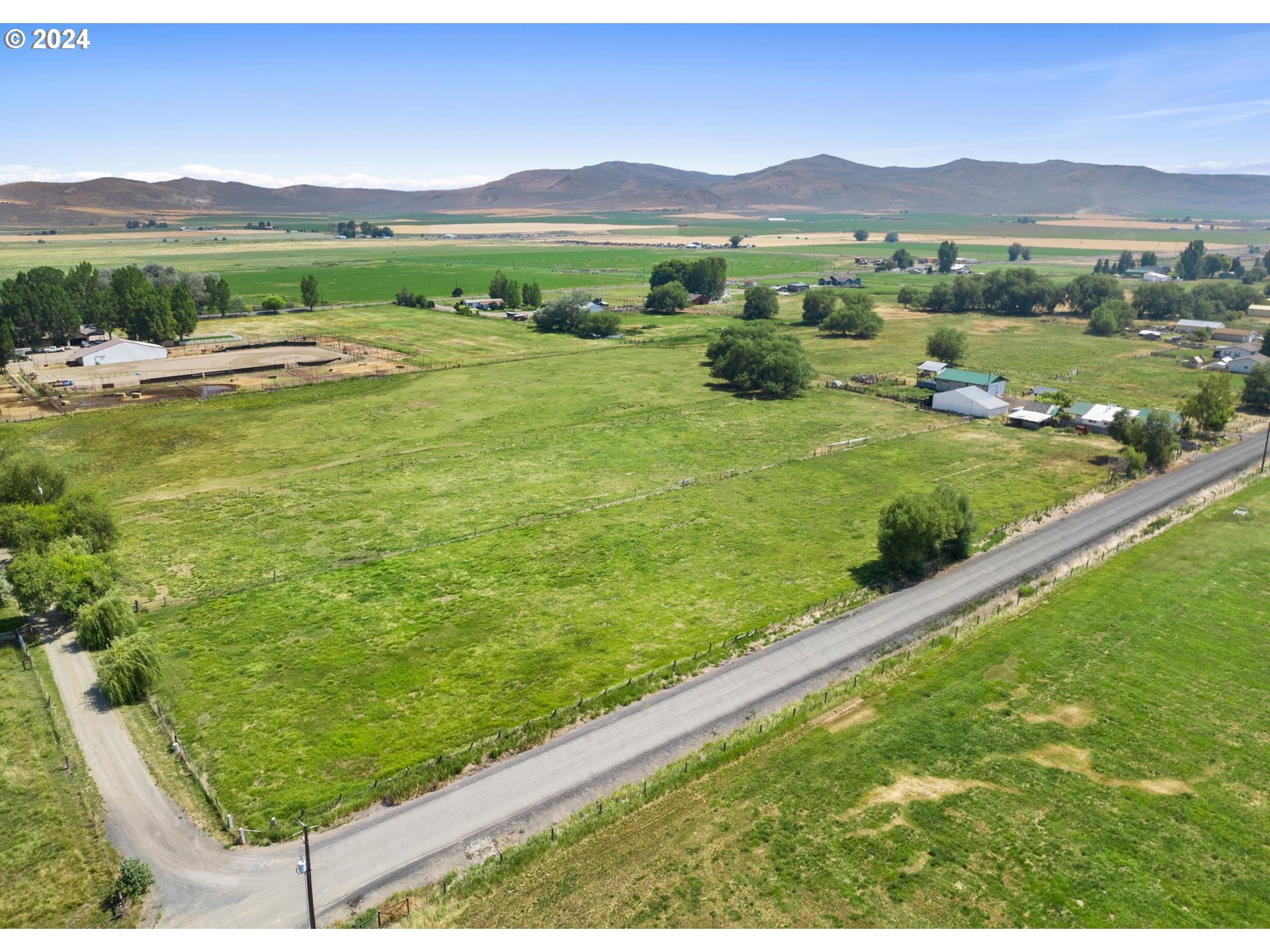 42811 Hudson Road Baker City, OR 97814 - Photo 45 of 46 a view of lake with mountain