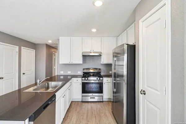 $1,350 | 7244 Pasture, San Antonio, TX 78252