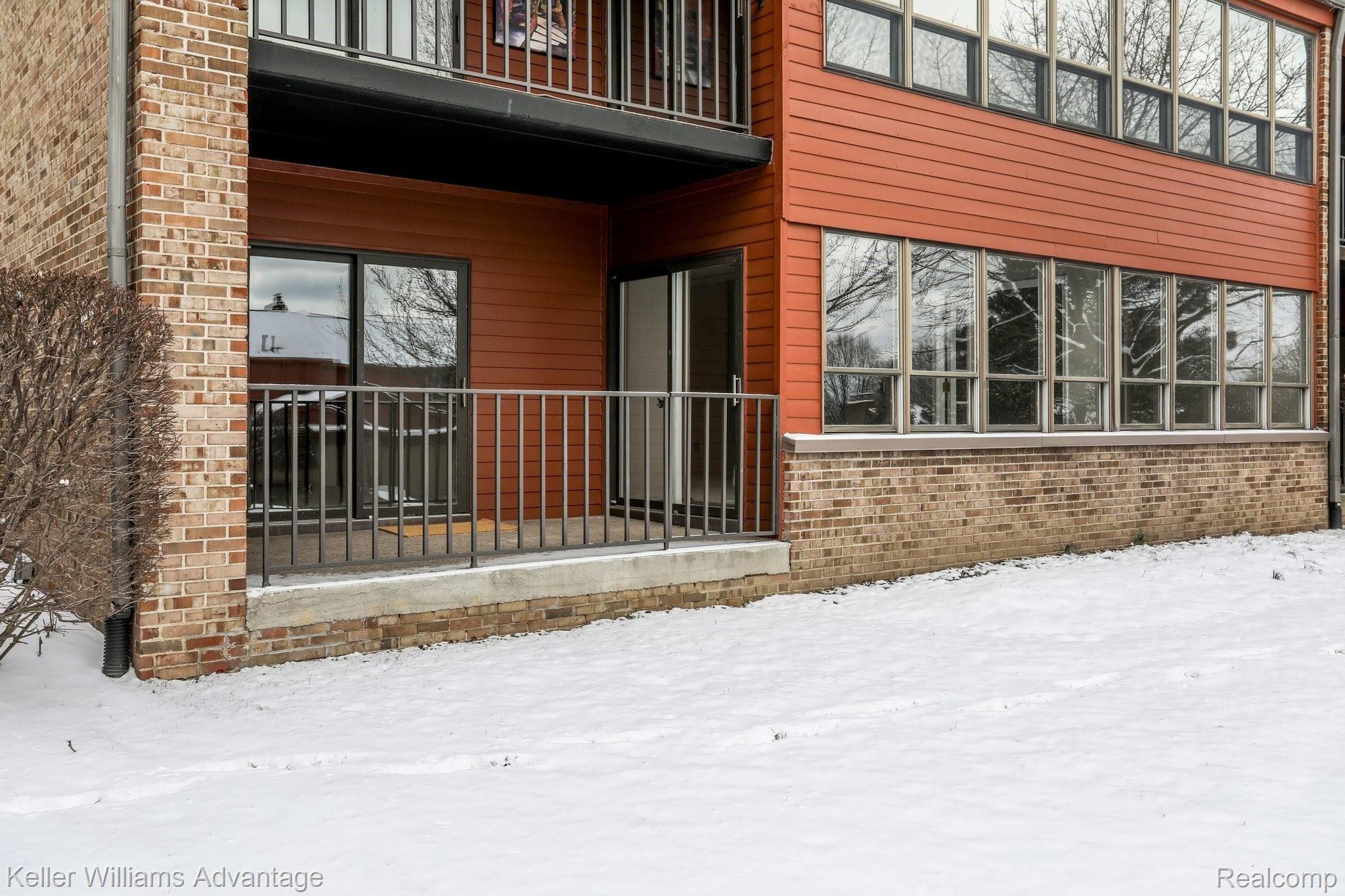 875 GreenView Court, Unit 58 Rochester, MI 48307 - Photo 18 of 27 Outside view of patio - #58 is an end unit