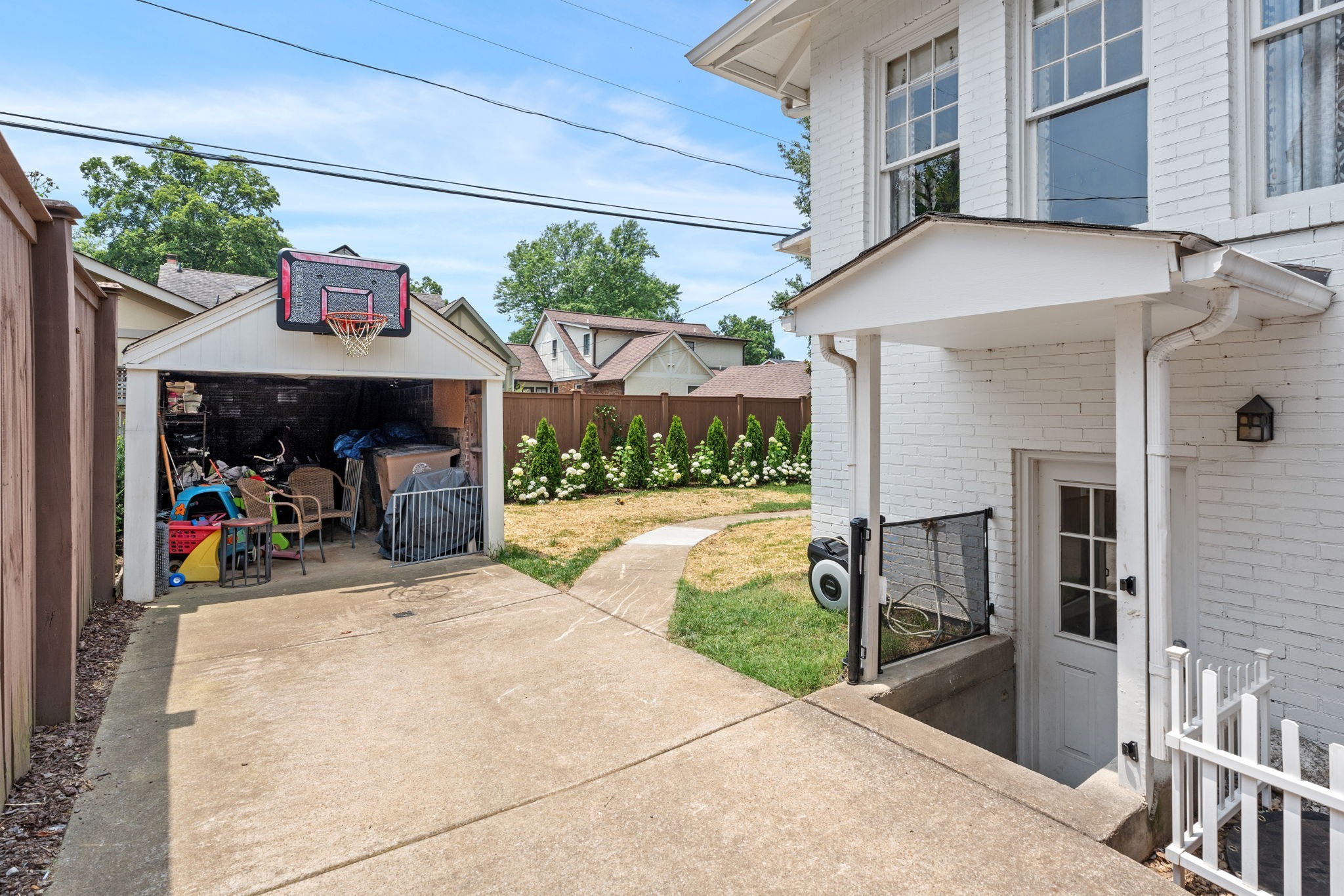 229 Lauderdale Road Nashville, TN 37205 - Photo 43 of 48 a view of a street with sitting area