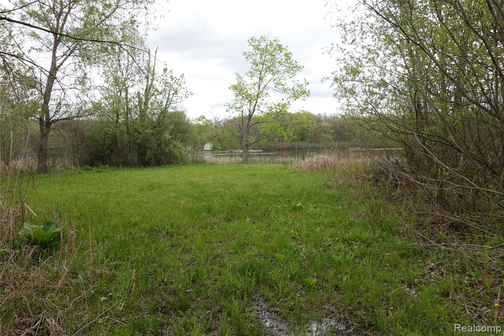 454 East Road Holly, MI 48442 - Photo 7 of 11