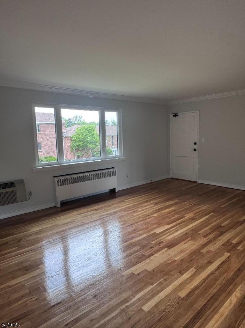 24 Troy Drive Springfield, NJ 07081 - Photo 3 of 10