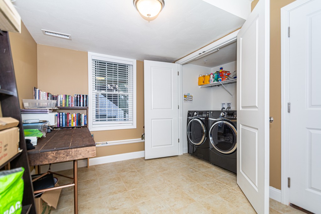 2 Cross Road, Unit 3 Haverhill, MA 01835 - Photo 3 of 39