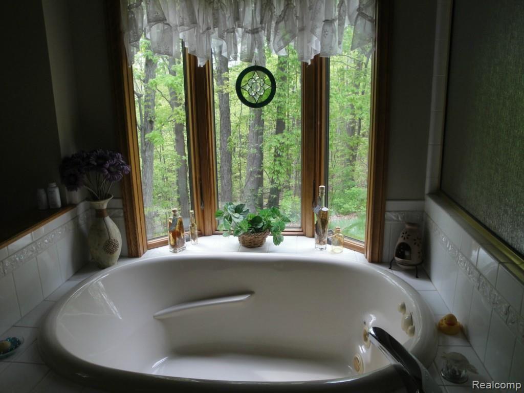 4920 General Squier Road Dryden, MI 48428 - Photo 12 of 26 #9 Master Bath.jpg