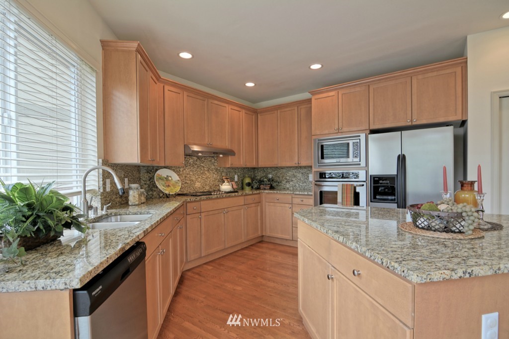 3822 216th Place Southeast Bothell, WA 98021 - Photo 10 of 24