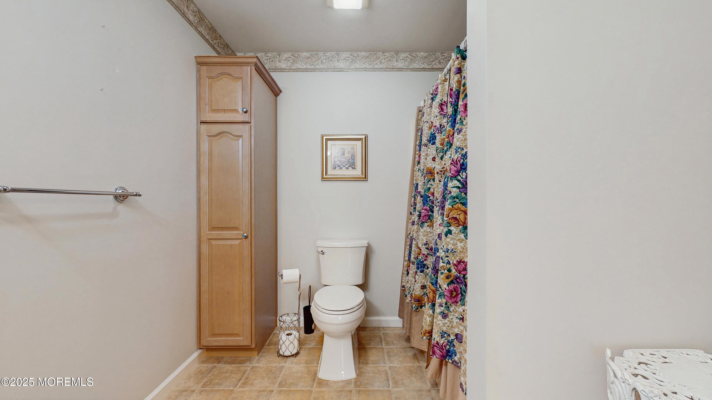 8 Oak Ridge Lane Manahawkin, NJ 08050 - Photo 19 of 25 19_8OakRidgeLn_2019_HiRes