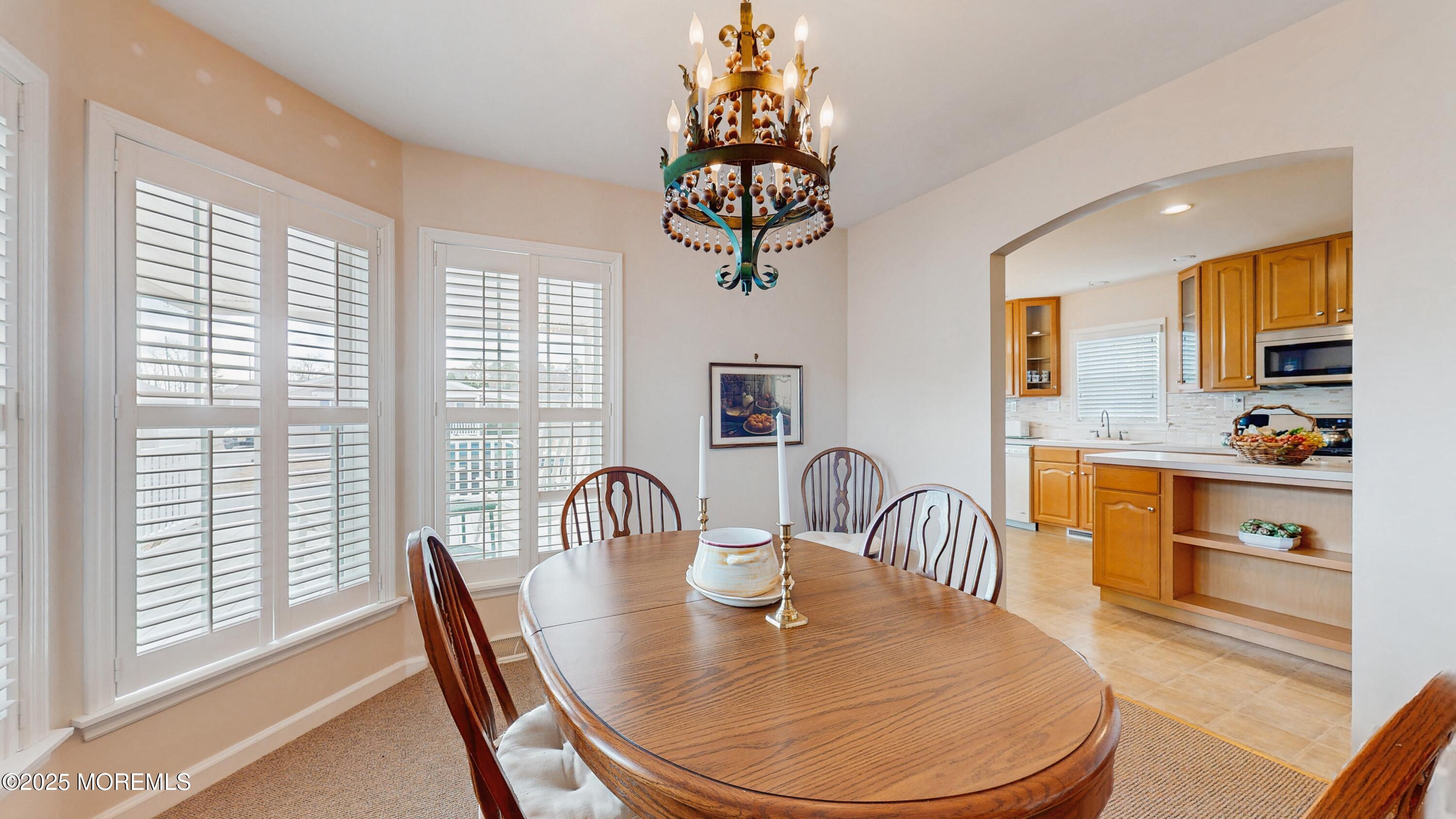 8 Oak Ridge Lane Manahawkin, NJ 08050 - Photo 6 of 25 06_8OakRidgeLn_2006_HiRes