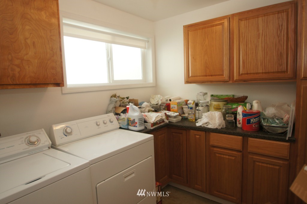4102 Northeast 19th Street Renton, WA 98059 - Photo 11 of 15