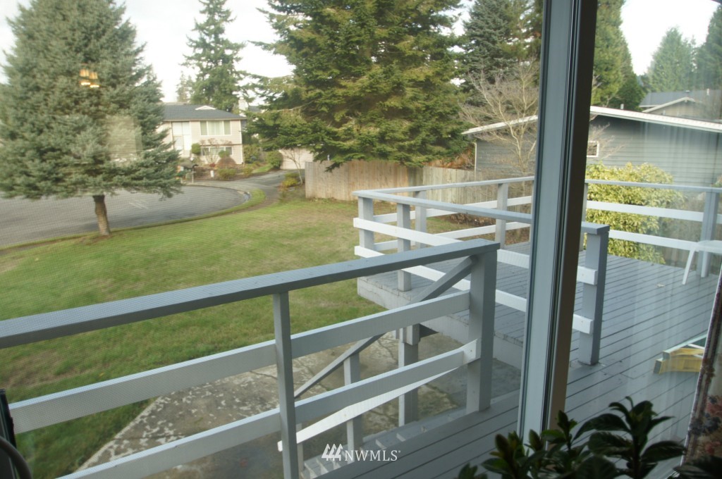 4102 Northeast 19th Street Renton, WA 98059 - Photo 13 of 15