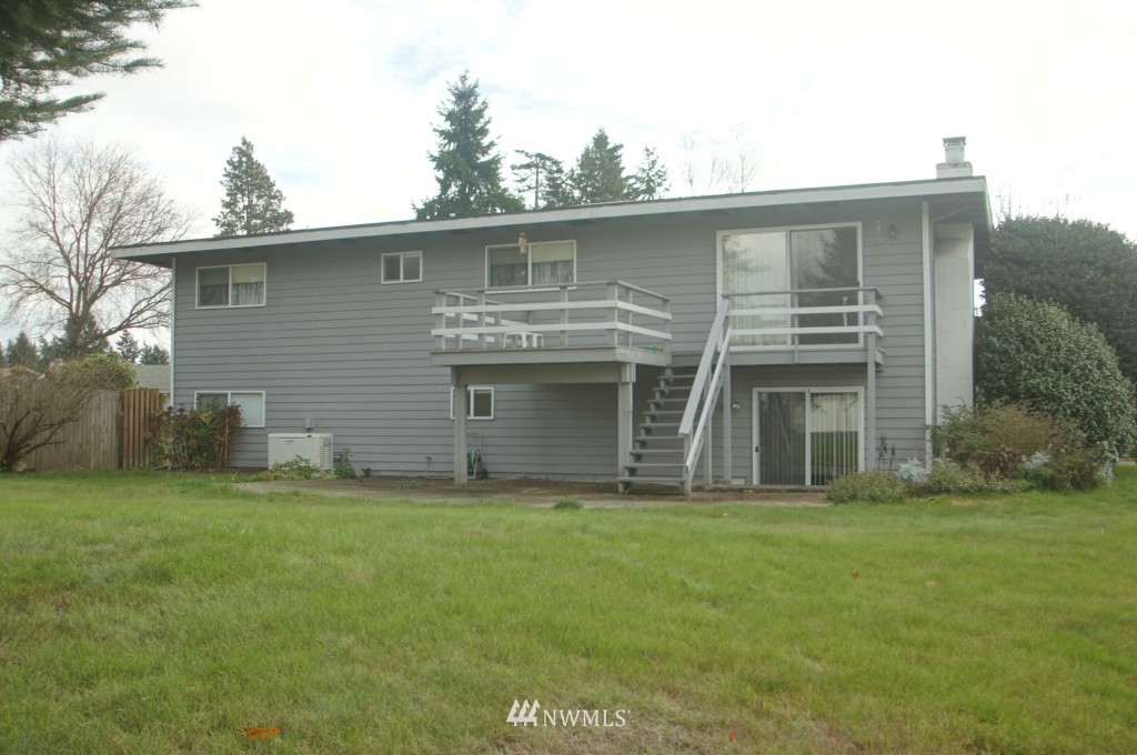 4102 Northeast 19th Street Renton, WA 98059 - Photo 14 of 15