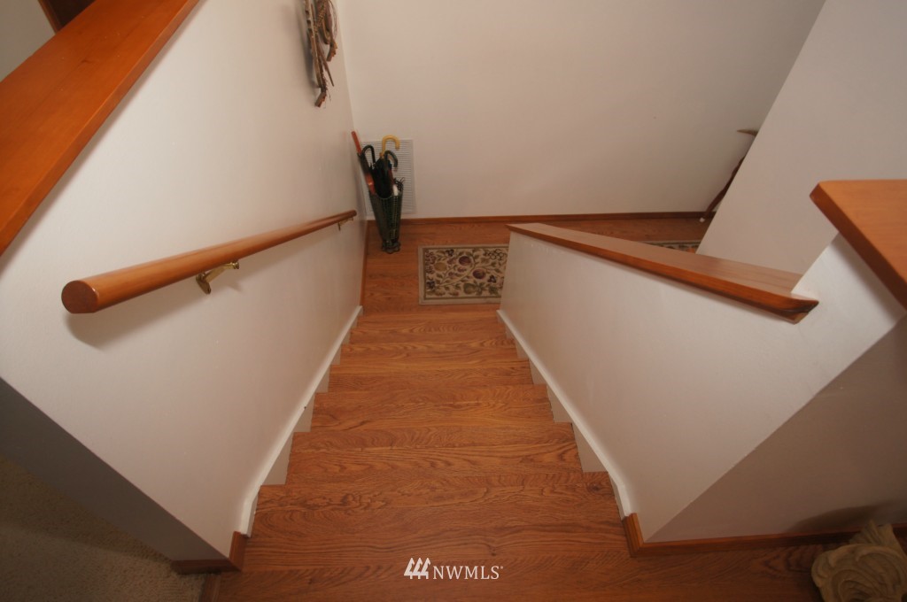 4102 Northeast 19th Street Renton, WA 98059 - Photo 3 of 15
