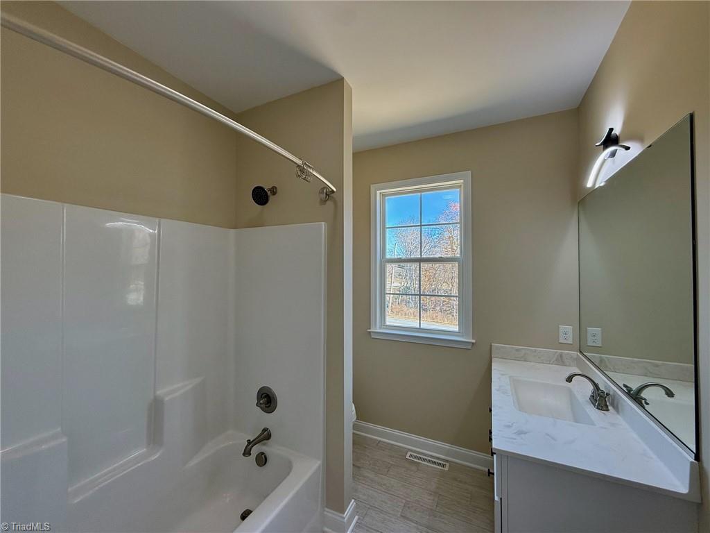 2212 Becks Church Road Lexington, NC 27292 - Photo 21 of 34 Shared hallway bathroom.