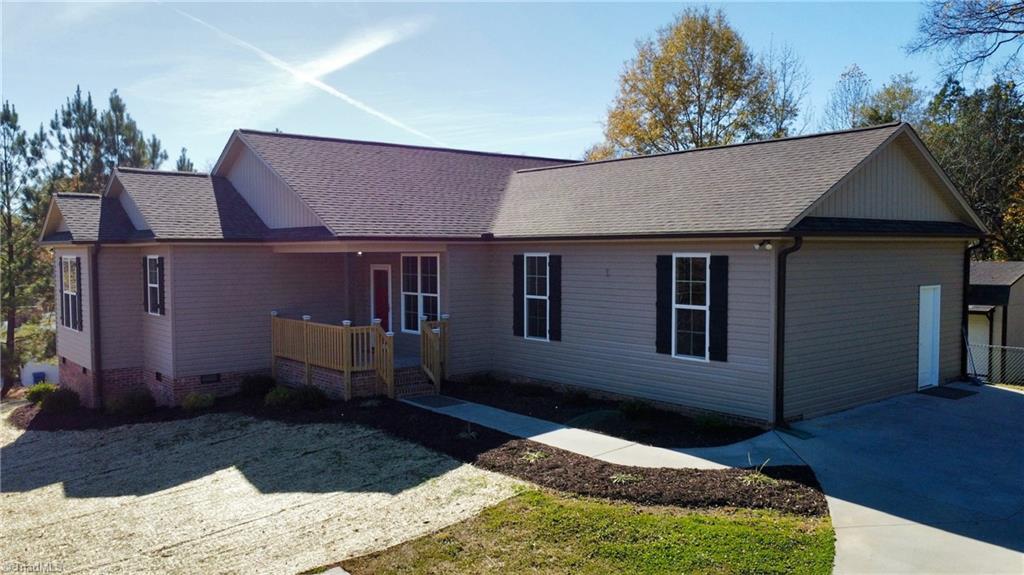 2212 Becks Church Road Lexington, NC 27292 - Photo 30 of 34 Side of the house.