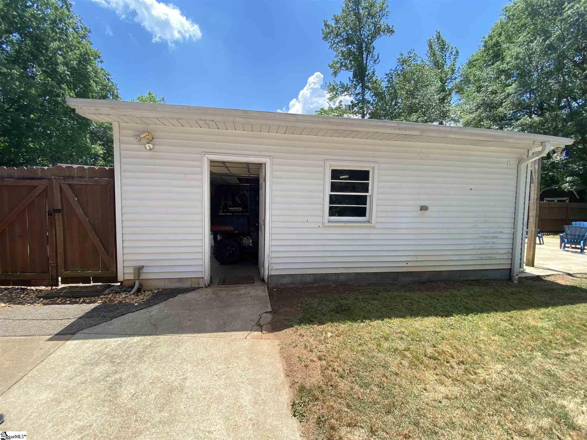 1212 Griffin Mill Road Easley, SC 29640 - Photo 33 of 36