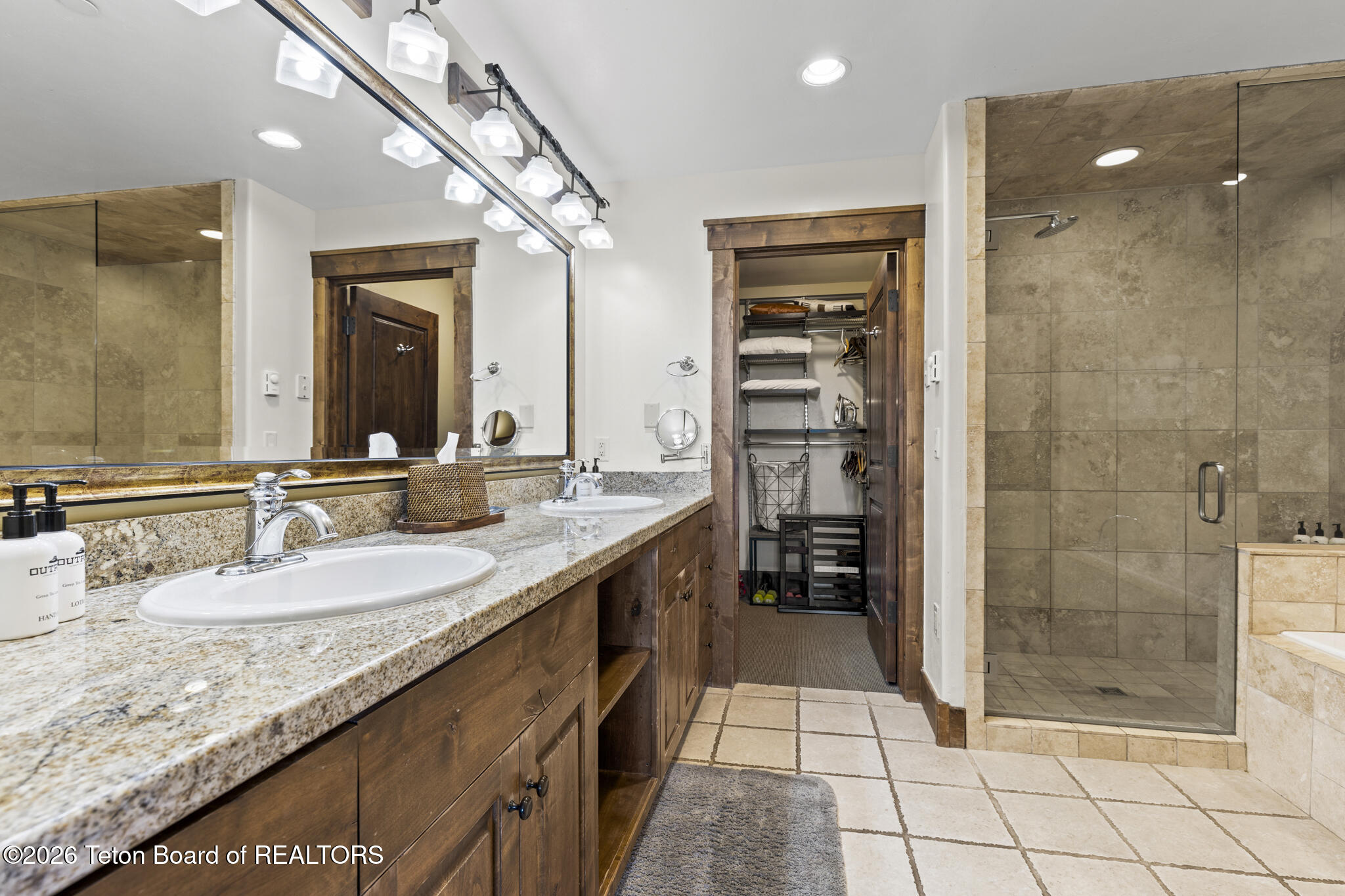 552 Snow King Loop Road, Unit 523 Jackson, WY 83001 - Photo 11 of 38 6V2A8987