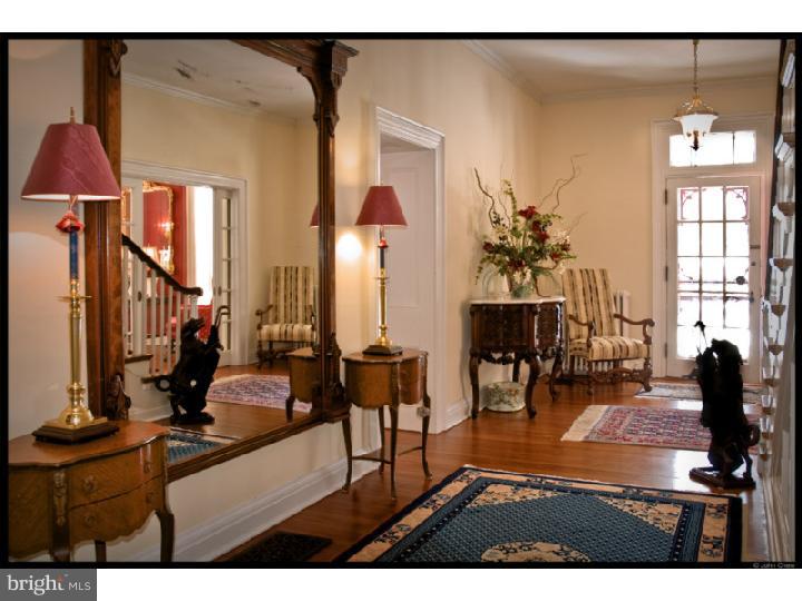140 Sugartown Road Devon, PA 19333 - Photo 4 of 23 Foyer