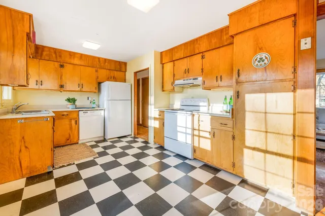 $400,000 | 336 Onteora Boulevard, Asheville, NC 28803