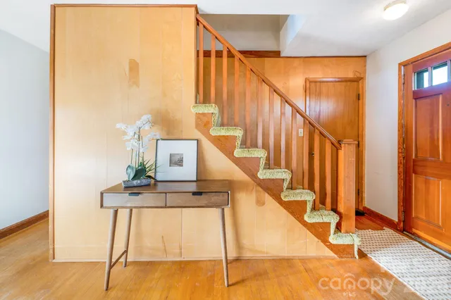 $400,000 | 336 Onteora Boulevard, Asheville, NC 28803