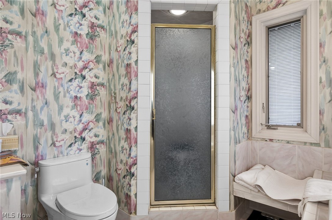 3498 Bainbridge Road Cleveland Heights, OH 44118 - Photo 43 of 50 Master Bathroom
