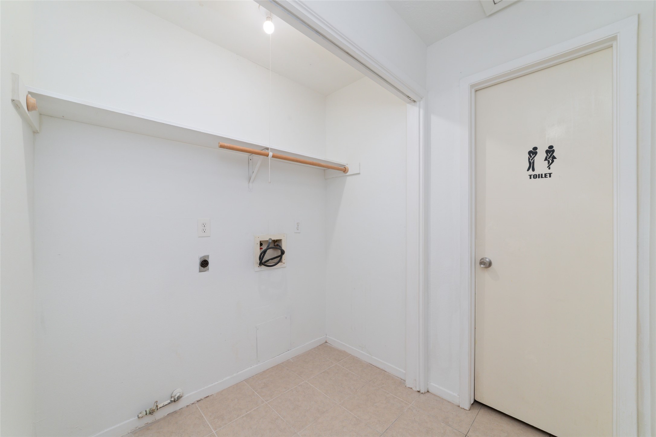 4222 Amir Street Houston, TX 77072 - Photo 11 of 21 a view of an empty room