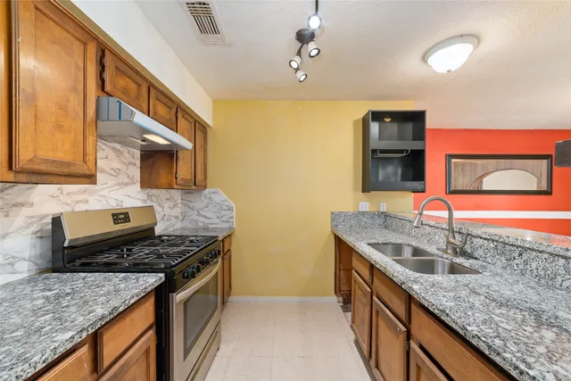 $1,700 | 4222 Amir Street, Houston, TX 77072