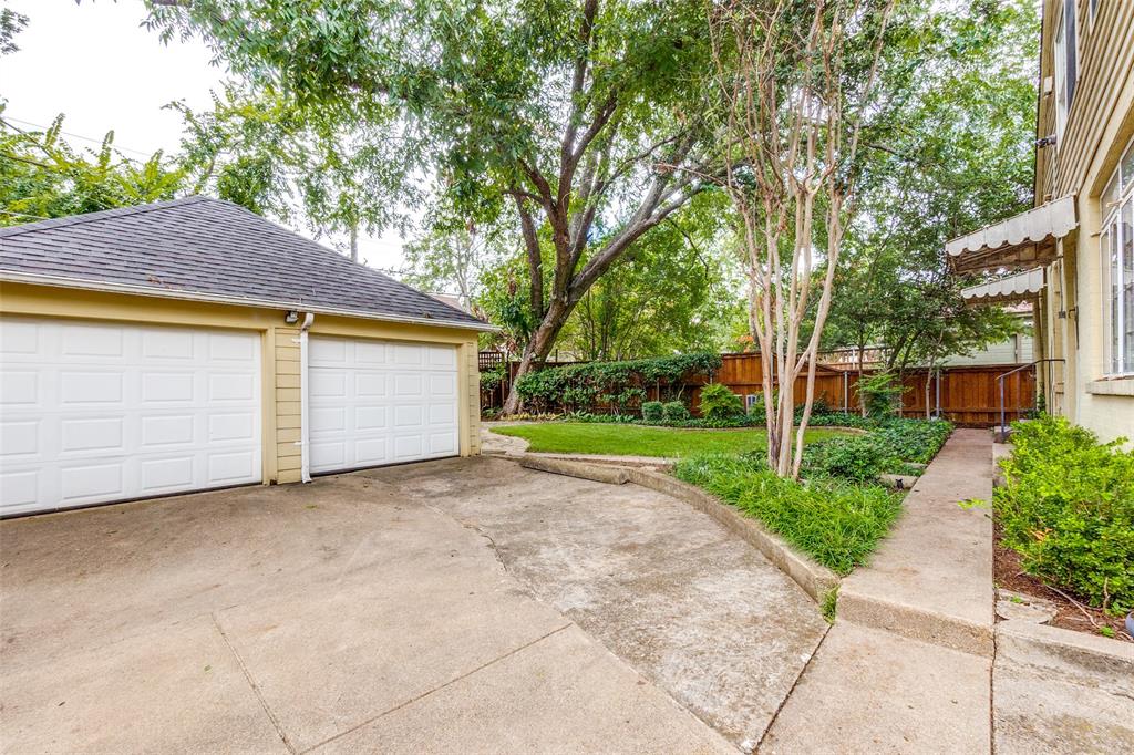 5910 McCommas Boulevard Dallas, TX 75206 - Photo 19 of 22 a house view with a garden space