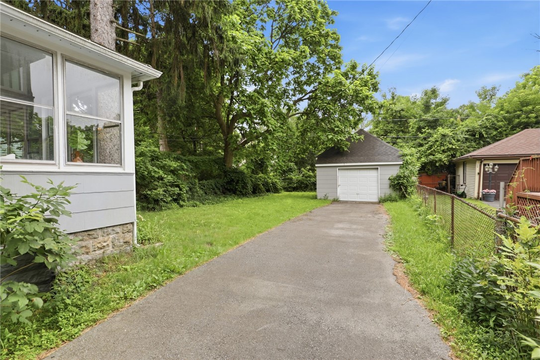 73 Salina Street Rochester, NY 14611 - Photo 4 of 31