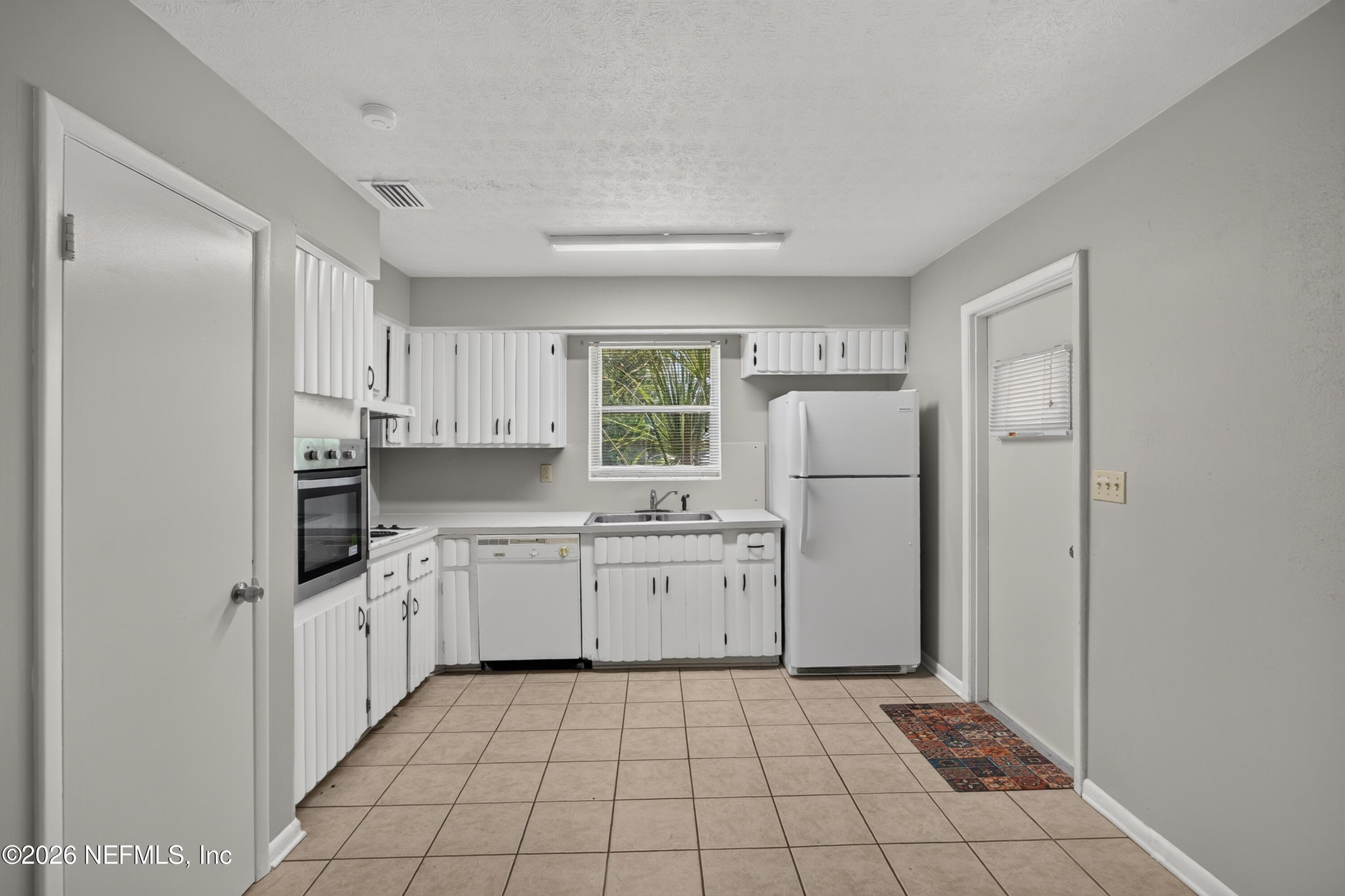5527 Beney Road Jacksonville, FL 32207 - Photo 9 of 27 09-5527 Beney Rd-14