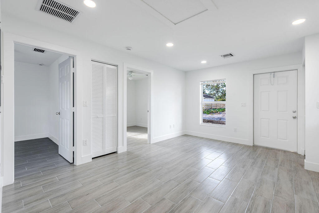 4959 Southeast Primrose Way, Unit 2 Stuart, FL 34997 - Photo 8 of 19 3246SEJeffersonStStuart-12