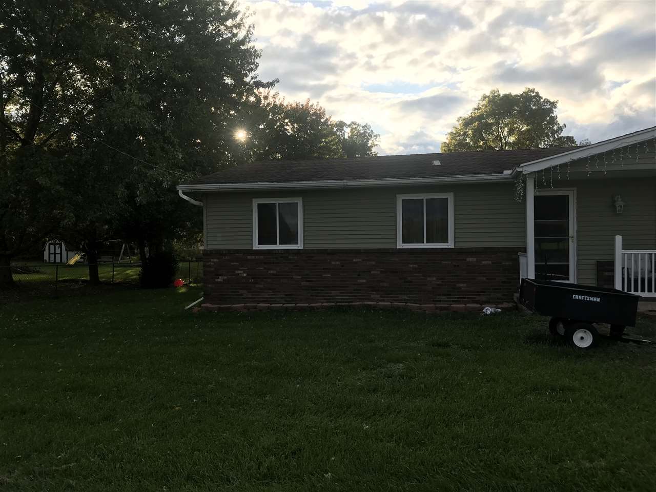 2226 South Genesee Road Burton, MI 48519 - Photo 2 of 9 31398101-1.JPG