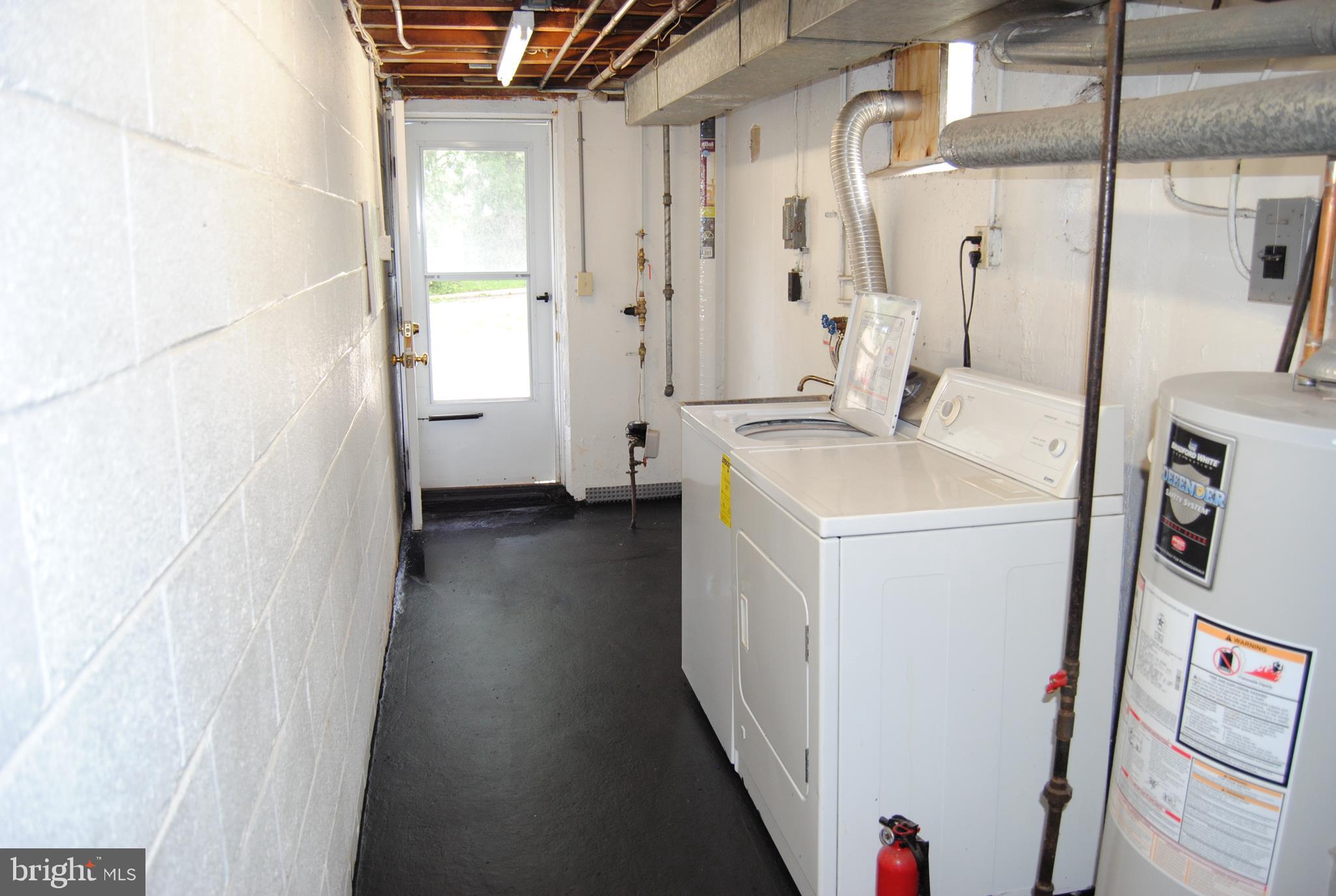 502 Norma Lane Norristown, PA 19401 - Photo 18 of 24 a utility room with dryer and washer