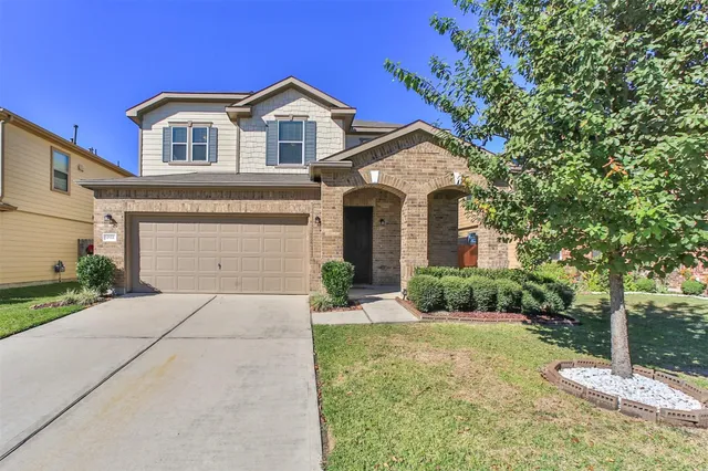 $2,400 | 4814 Mint Trail, Houston, TX 77066