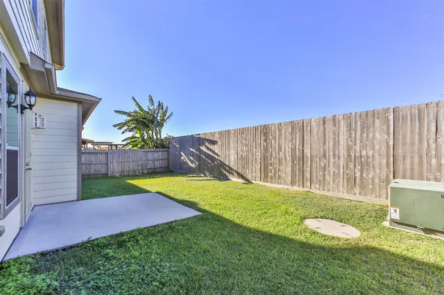 $2,400 | 4814 Mint Trail, Houston, TX 77066