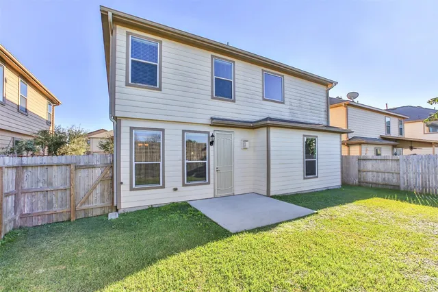 $2,400 | 4814 Mint Trail, Houston, TX 77066