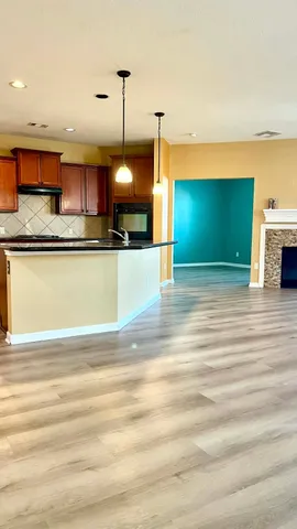 $2,400 | 4814 Mint Trail, Houston, TX 77066