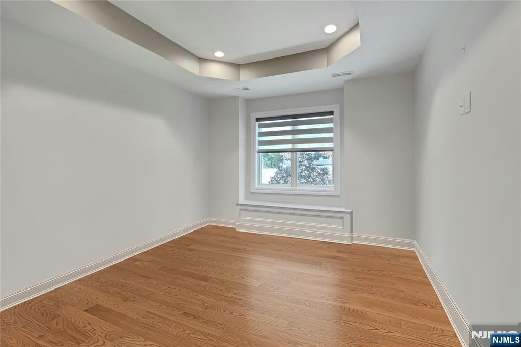 697 Terrace Drive Paramus, NJ 07652 - Photo 21 of 30