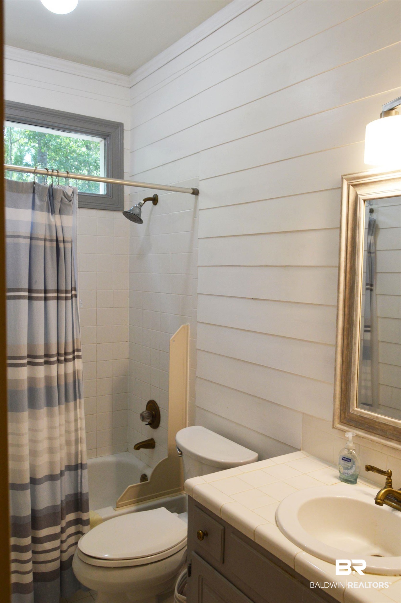 141 Donette Loop Daphne, AL 36526 - Photo 14 of 39 Bathroom 2