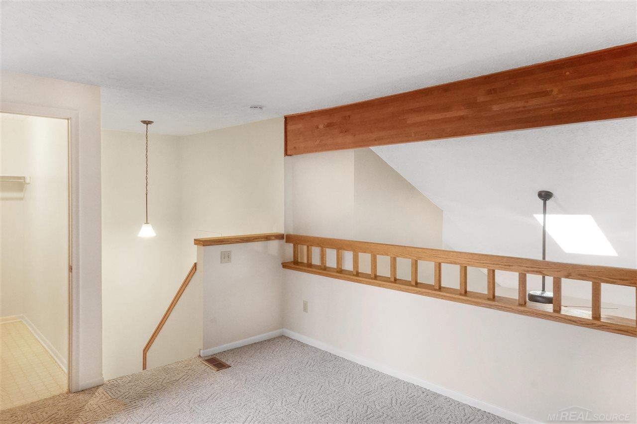 215 East Jolly Road, Unit G11 Lansing, MI 48910 - Photo 30 of 38